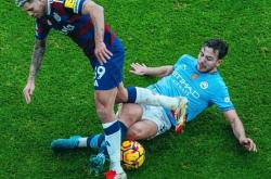 爱游戏体育官网-关于利物浦险胜瓦伦西亚，梅西完成帽子戏法的信息