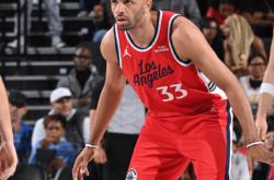 爱游戏官网-快船横扫尼克斯，布克刷新纪录