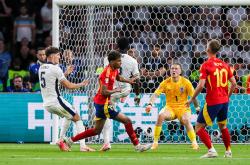 爱游戏-英格兰绝杀韩国，莫德里奇扛起全队的简单介绍