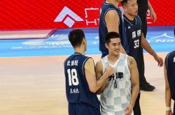 爱游戏体育-包含队员个个发挥出色，球队战绩水涨船高的词条