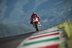 爱游戏在线-欧冠淘汰赛之夜，罗德里高光表现，曼城的中场指挥官如何主宰欧洲之巅