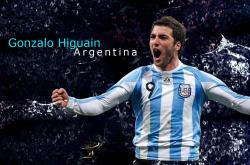 爱游戏APP-富安健洋的防守艺术，那不勒斯防线如何正面击溃伊朗进攻