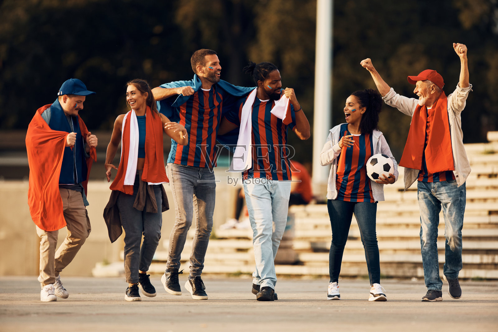 包含破纪录比赛打响,球迷争相围观欢呼的词条 包含破纪录比赛打响,球迷争相围观欢呼的词条