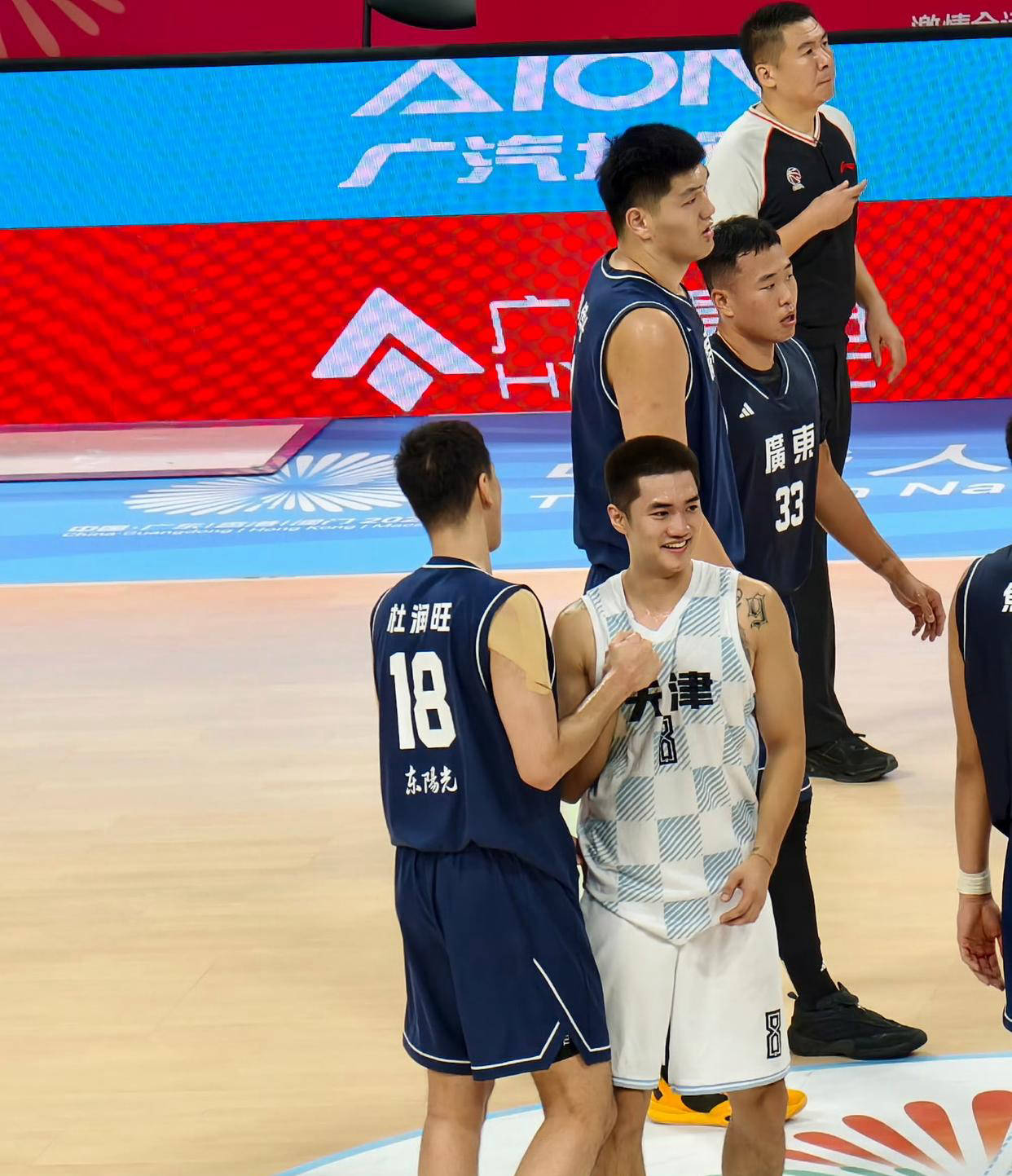 包含队员个个发挥出色，球队战绩水涨船高的词条