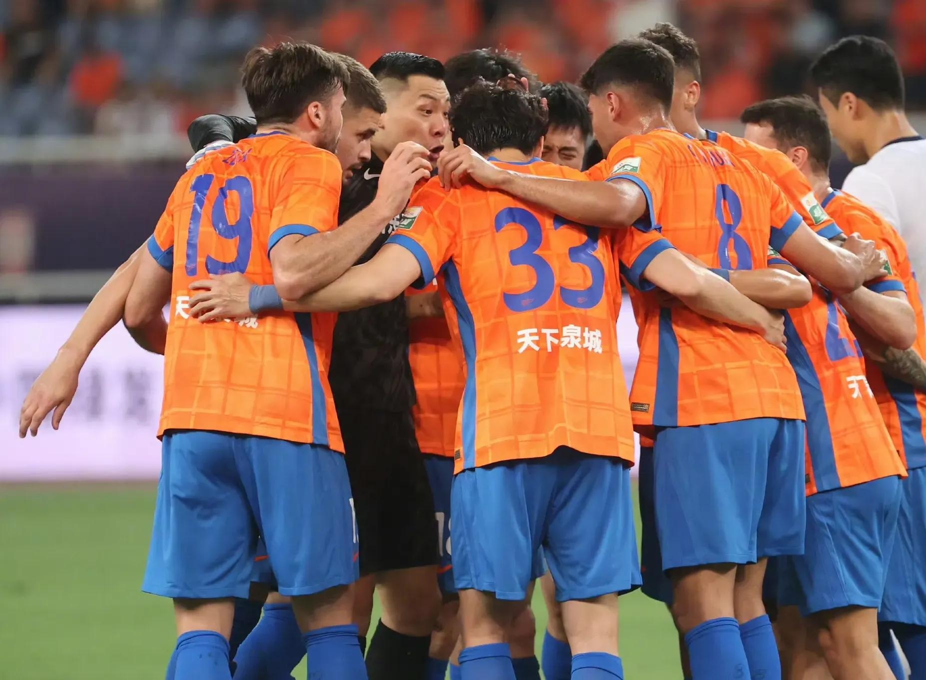 关于北京中赫国安对阵山东泰山，争夺重要胜利的信息