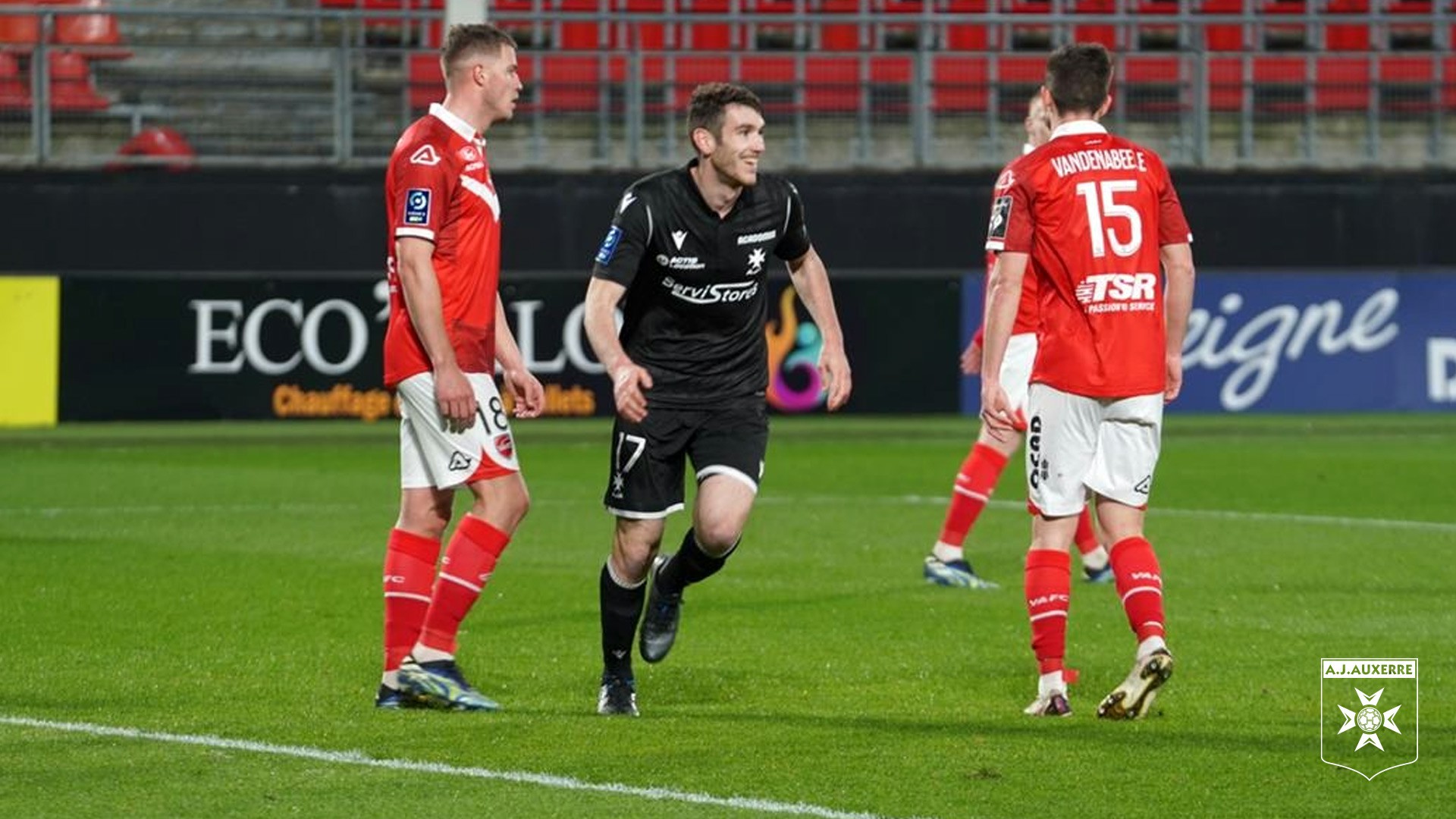 关于瓦朗谢纳客场告捷，取得宝贵分的信息