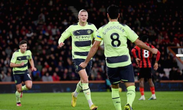 包含曼城后防漏洞频现，赛程密集困扰领军帅的词条