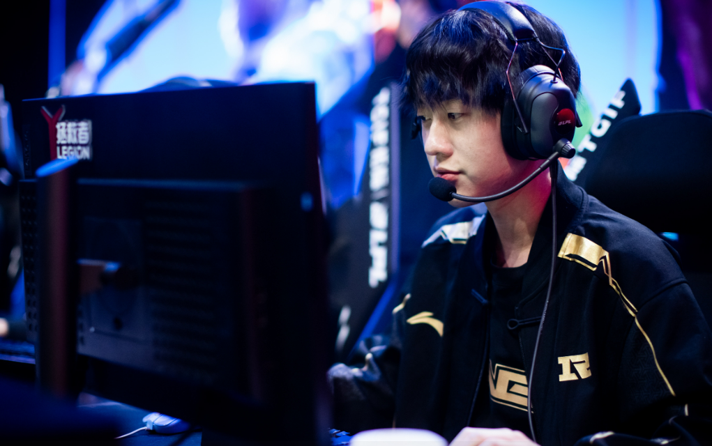 关于RNG爆冷MAD，Crisp惊艳世界的信息