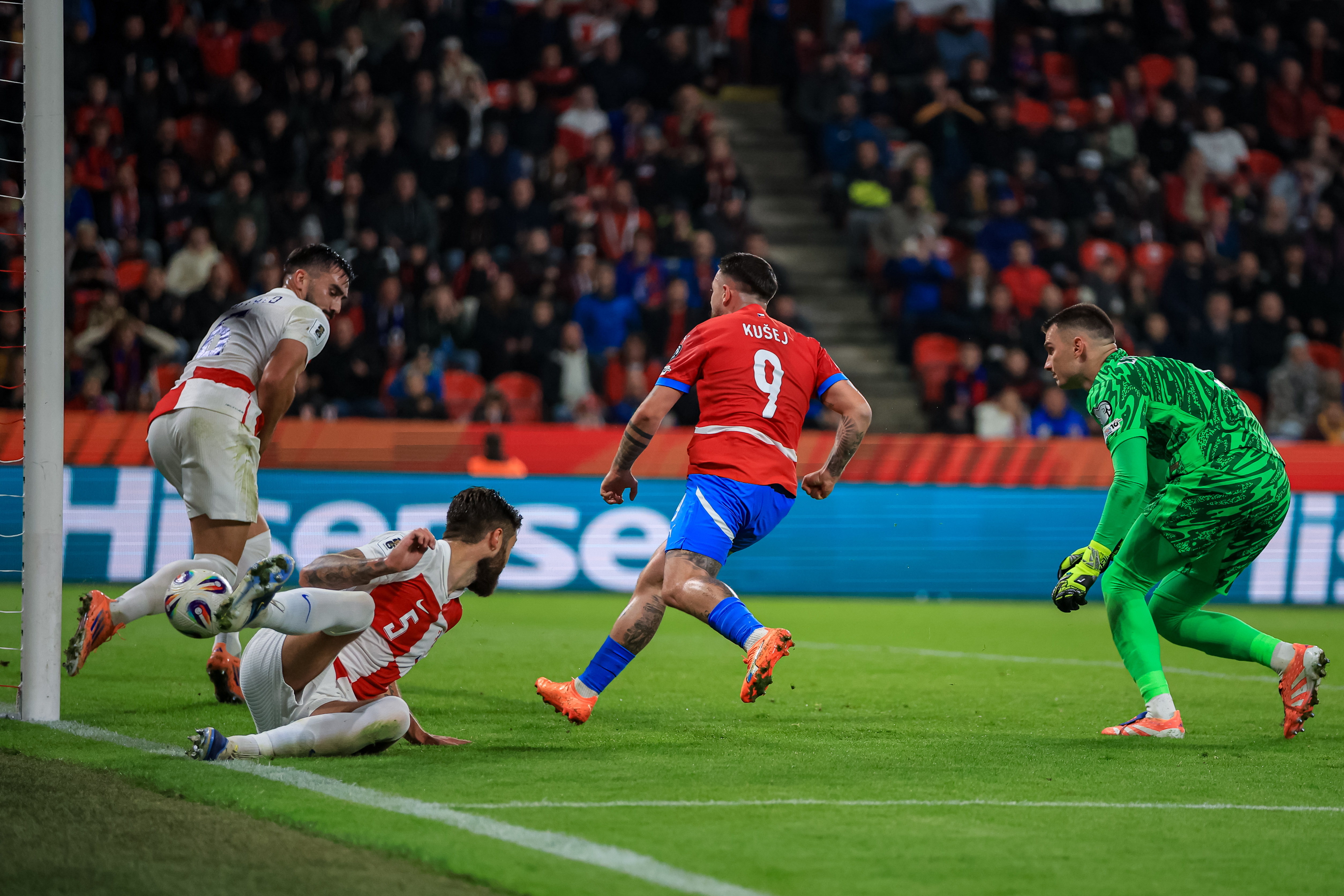 包含爱尔兰-战平斯洛文尼亚,欧预赛战平的词条 包含爱尔兰-战平斯洛文尼亚,欧预赛战平的词条