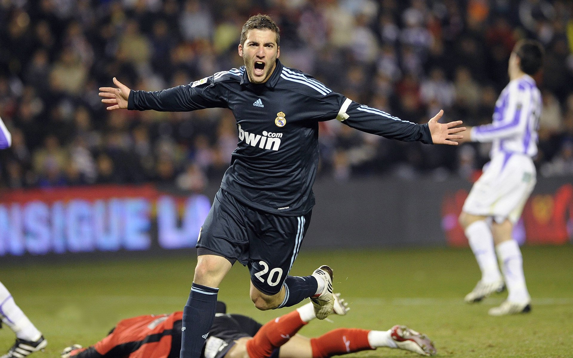 魔术战术的棋盘,欧冠半决赛如何以思维压制开拓者